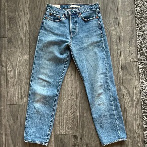 Levi's Women's High Rise Jeans - Light Blue - Picture 2 of 8